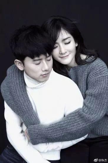 娱乐圈吃瓜张杰,从选秀歌手到顶流夫妻的蜕变之路